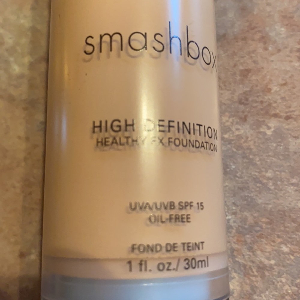 !SMASHBOX High Definition Foundation - Picture 2 of 3